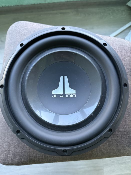 Продаю сабвуфер JL Audio 10W1v3-4