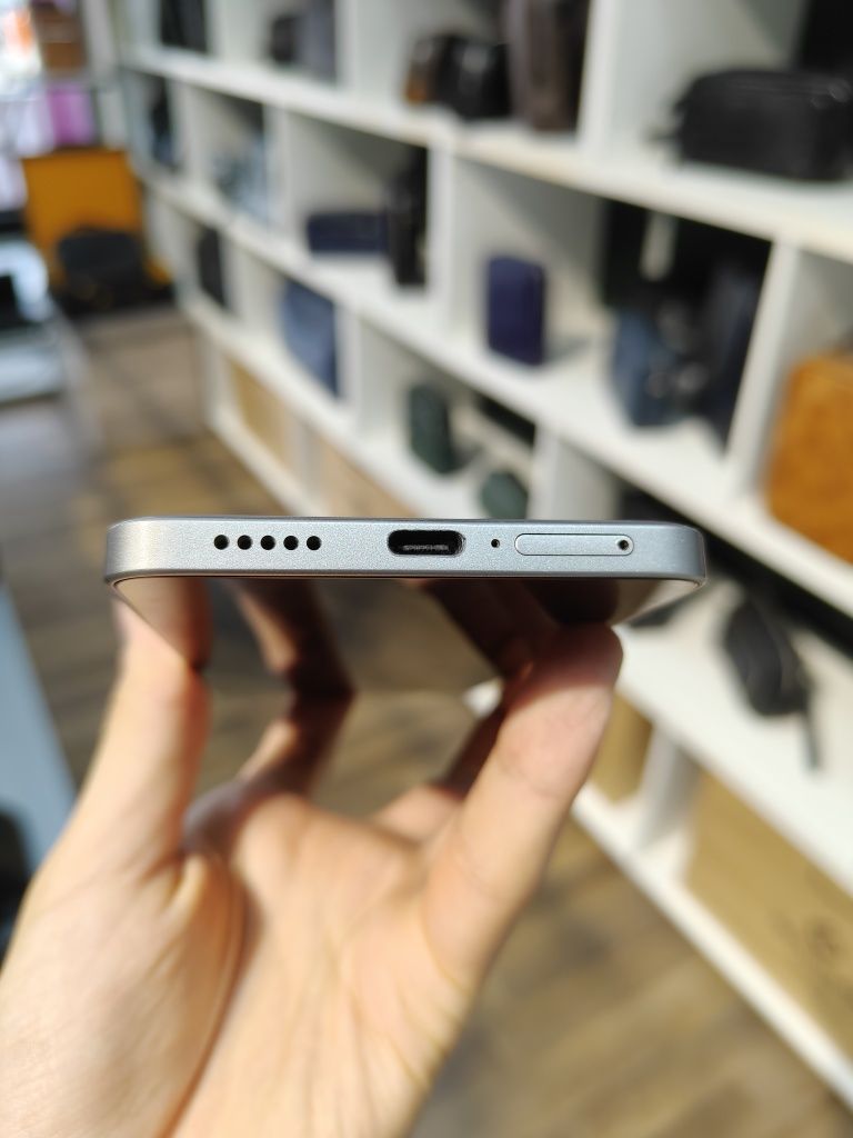 Poco F6 512Gb ideal Titanium Sotlad