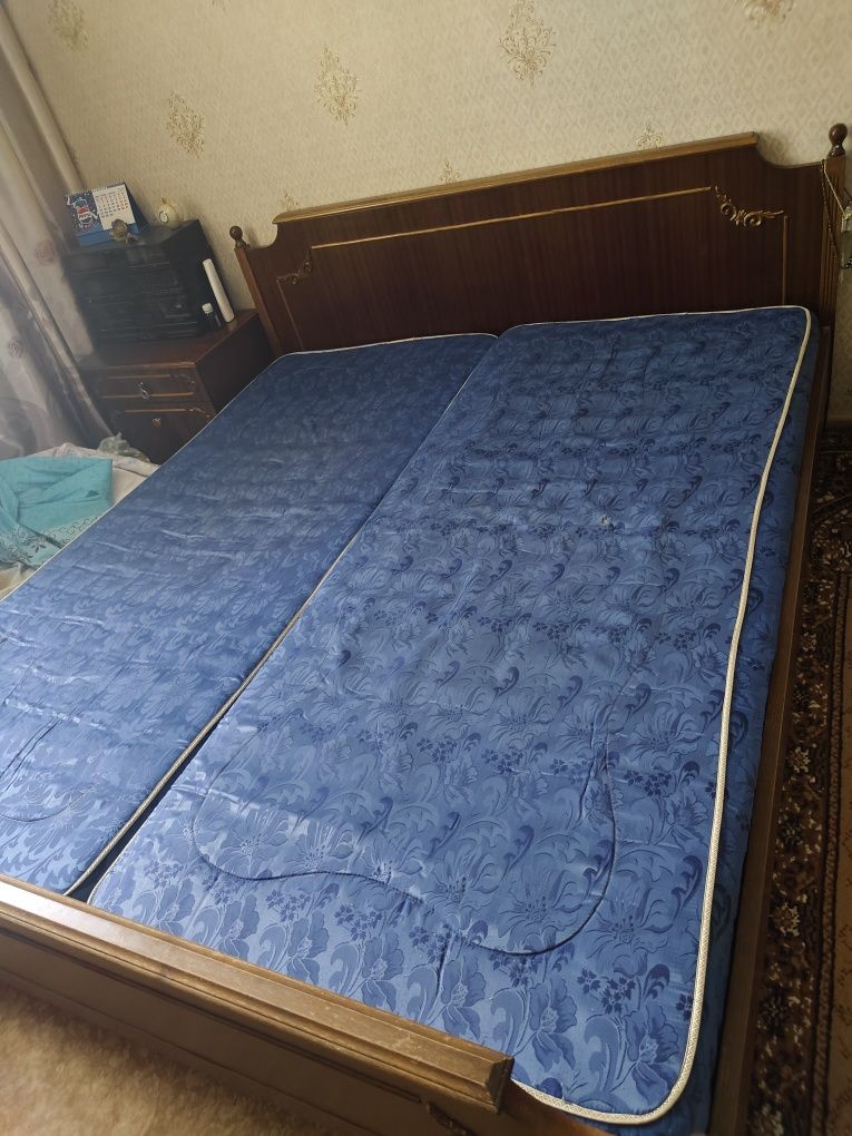 Кровать двуспальная бу Матрасы 160х180