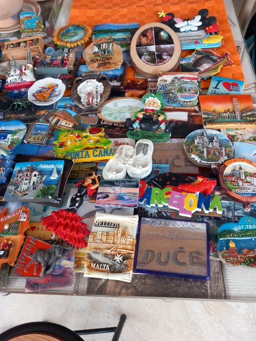 Vand colecție de magneti