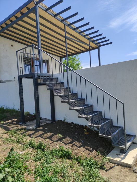 Construcție Pergole Metalice de Calitate