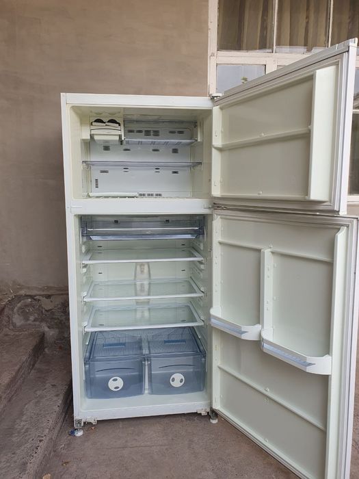 Продаётся холодильник Vestel