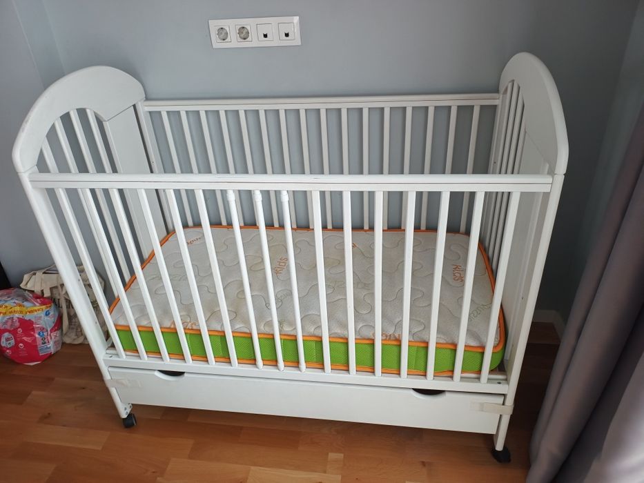 Продавам детско легло 120/60