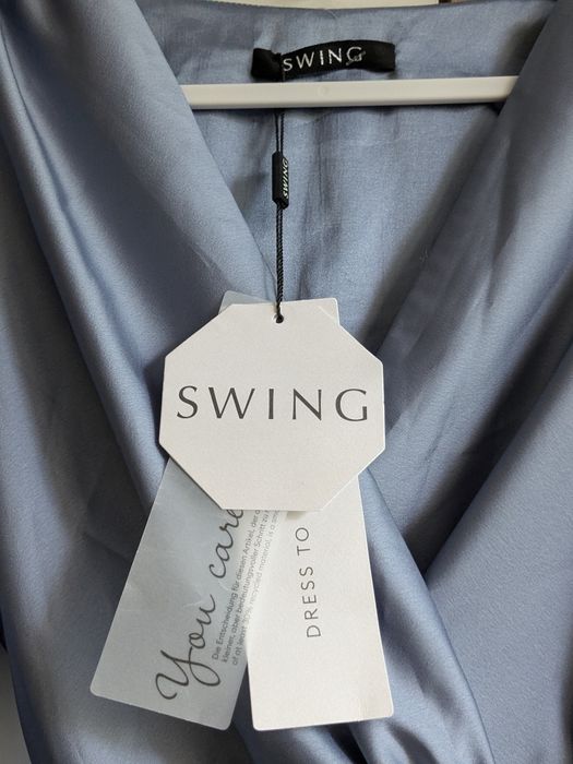 Сатенена рокля Swing