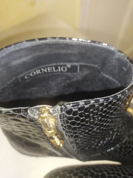 Женские демисезонные ботинки