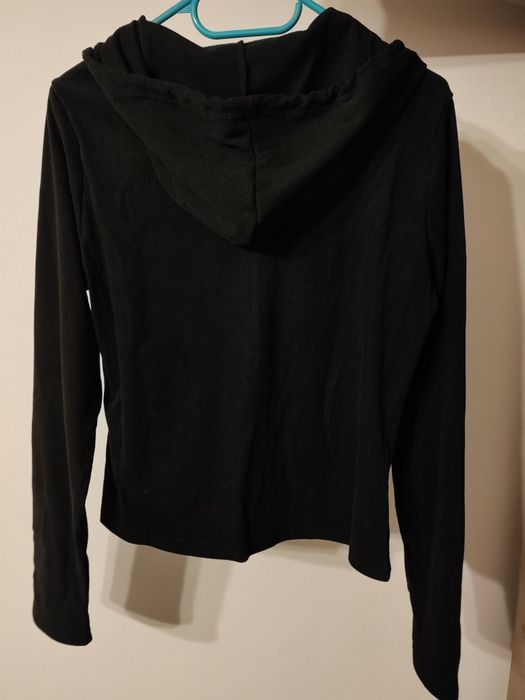 Bluza din catifea neagra