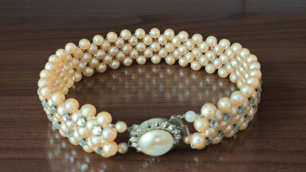 Colier cu diamante semiprețioase