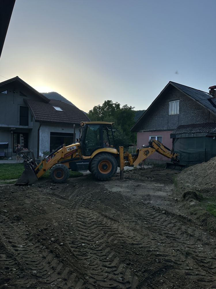 JCB/Buldoexcavator/Inchiriat/Lucrari/Sapaturi/Defrisari