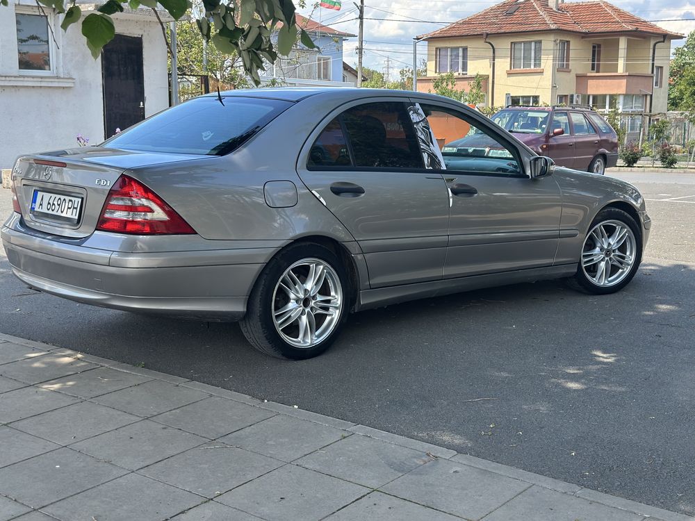 Mercedes c 200 топ състояние