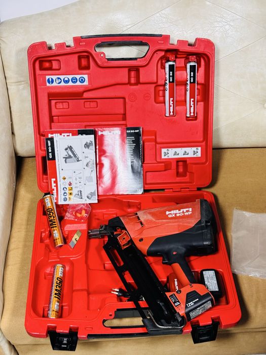 PISTOL GX 90-WF cu gaz pentru implantat CUIE ÎN LEMN-kit complet,2 bat