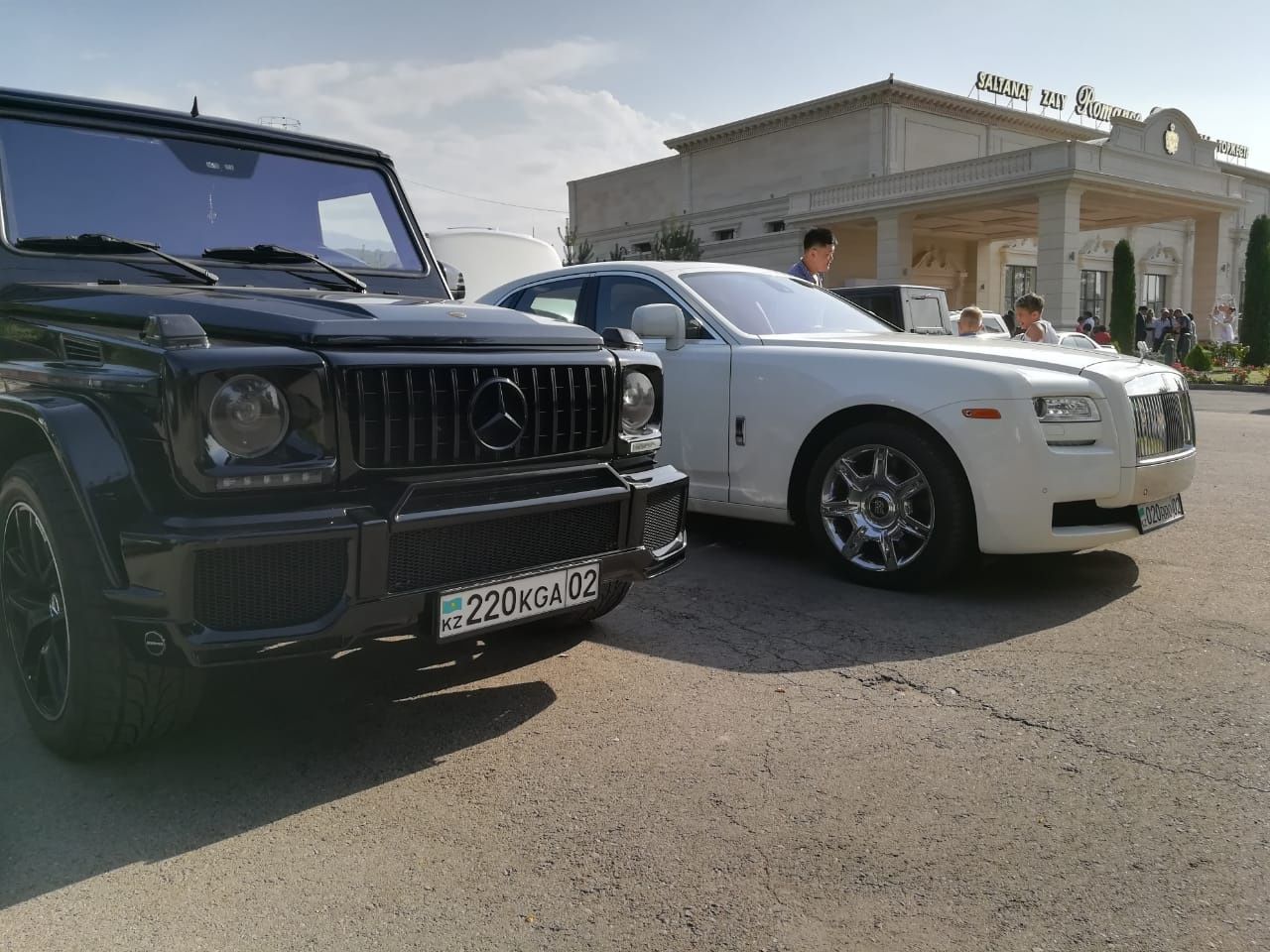 Прокат аренда авто w222 w222 g500 g55 Bentley rolls Roys maybach