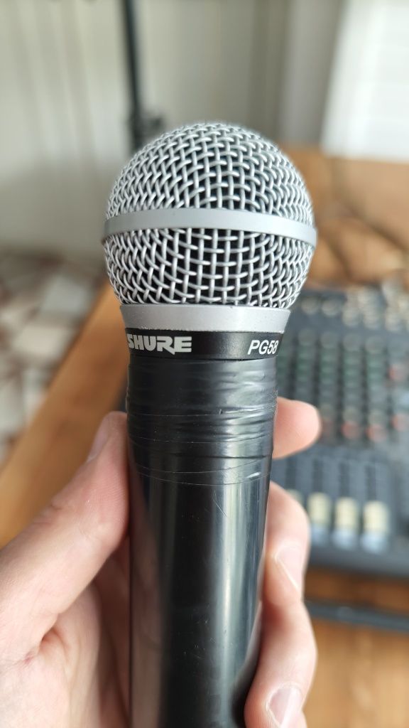 Два профессиональных радиомикрофона SHURE-SM58