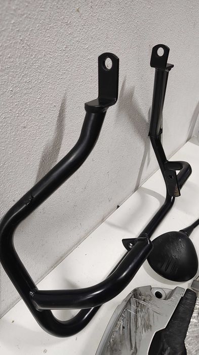 Suport parbriz oglinzi scarite BMW R1200R