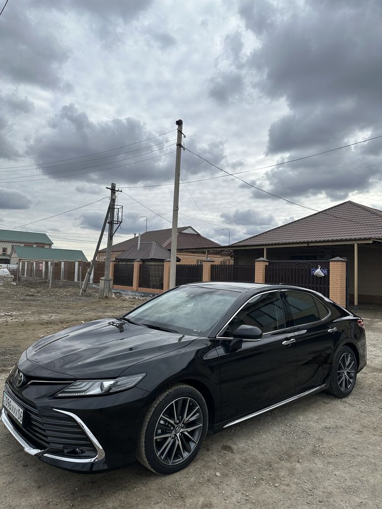 Toyota camry 75 2023
