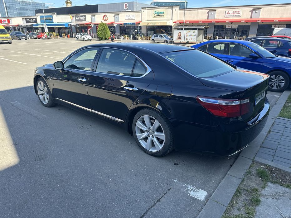 Vand Lexus LS600hL