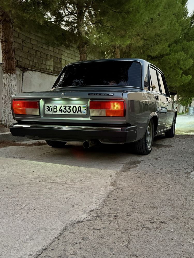 2107 vaz sotiladi