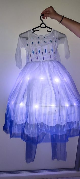 Светеща рокля на Елза от Фроузън 2