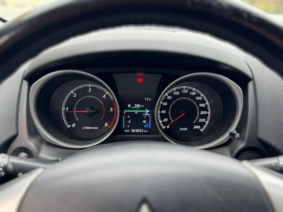 Mitsubishi asx /4×4/2011