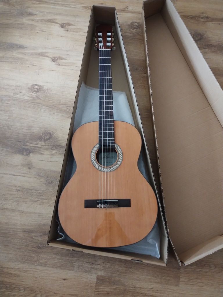 Класическа китара "Walden Natura N740"-нова.И "Kremona S65C"-нова