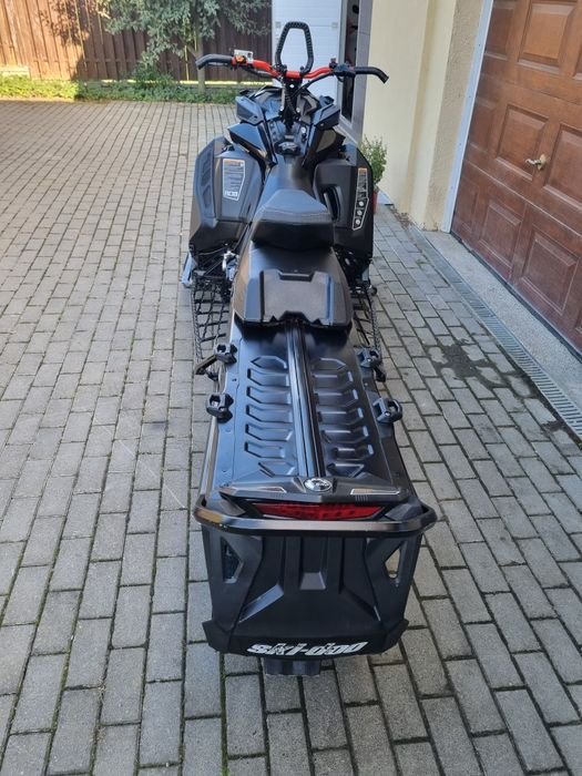 Vănd snowmobil ski doo summit 850