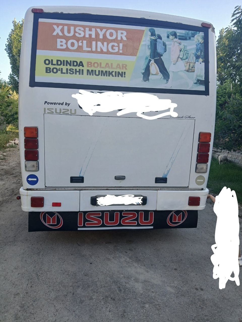 Avtobus Isuzu NP 21