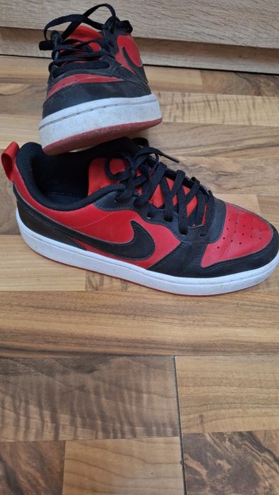 Маратонки NIKE 39 номер