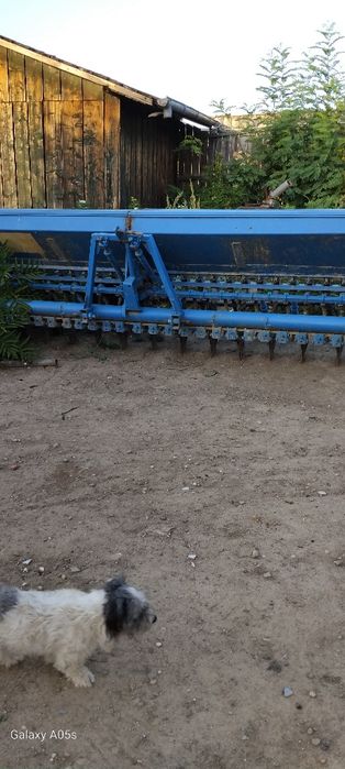 Vând semanatoare sup 29