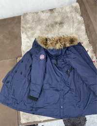 Продам пуховик женский Canada Goose ,оригинал,р-44