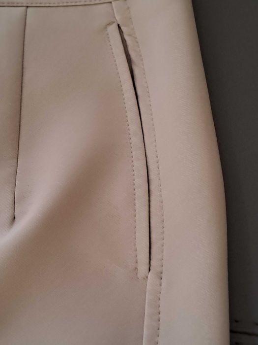 Pantaloni dama  mărimea 40,eleganti ,slim,noi cu etichetă.