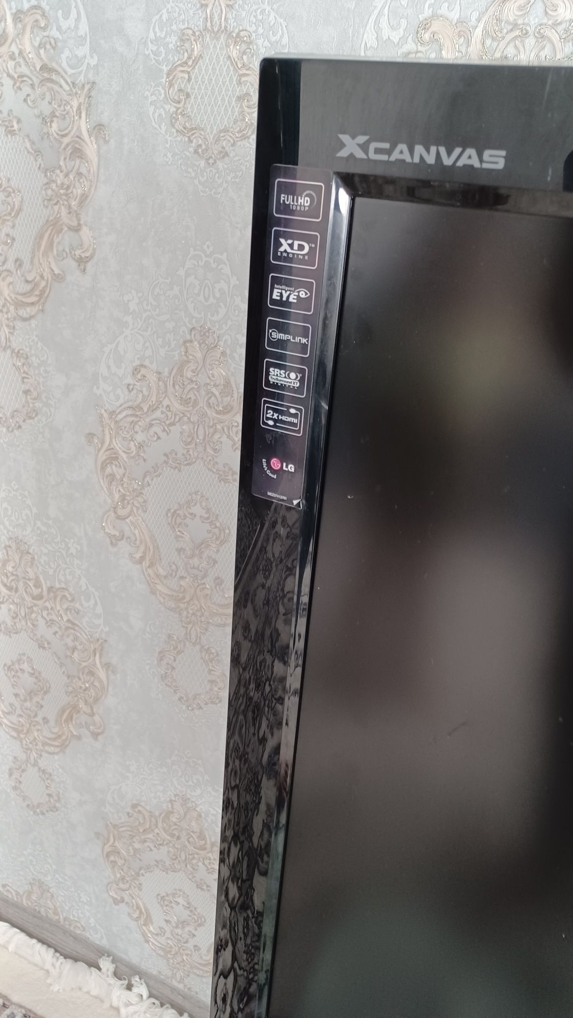 Телевизор LG 50диоганаль 1м20см работает отлично