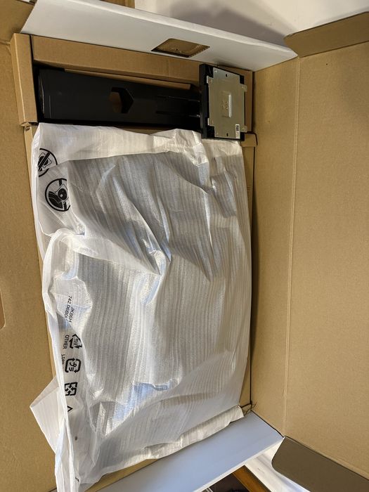 Dell 27″ Curved Gaming Monitor - 144Hz, 1ms, FreeSync / G-SYNC