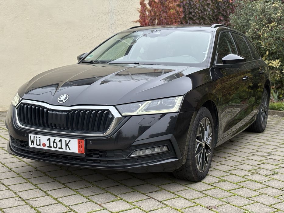 Skoda Octavia:2.0-150 Faruri Matrix/Navi/Lane assist/Volan incalzit
