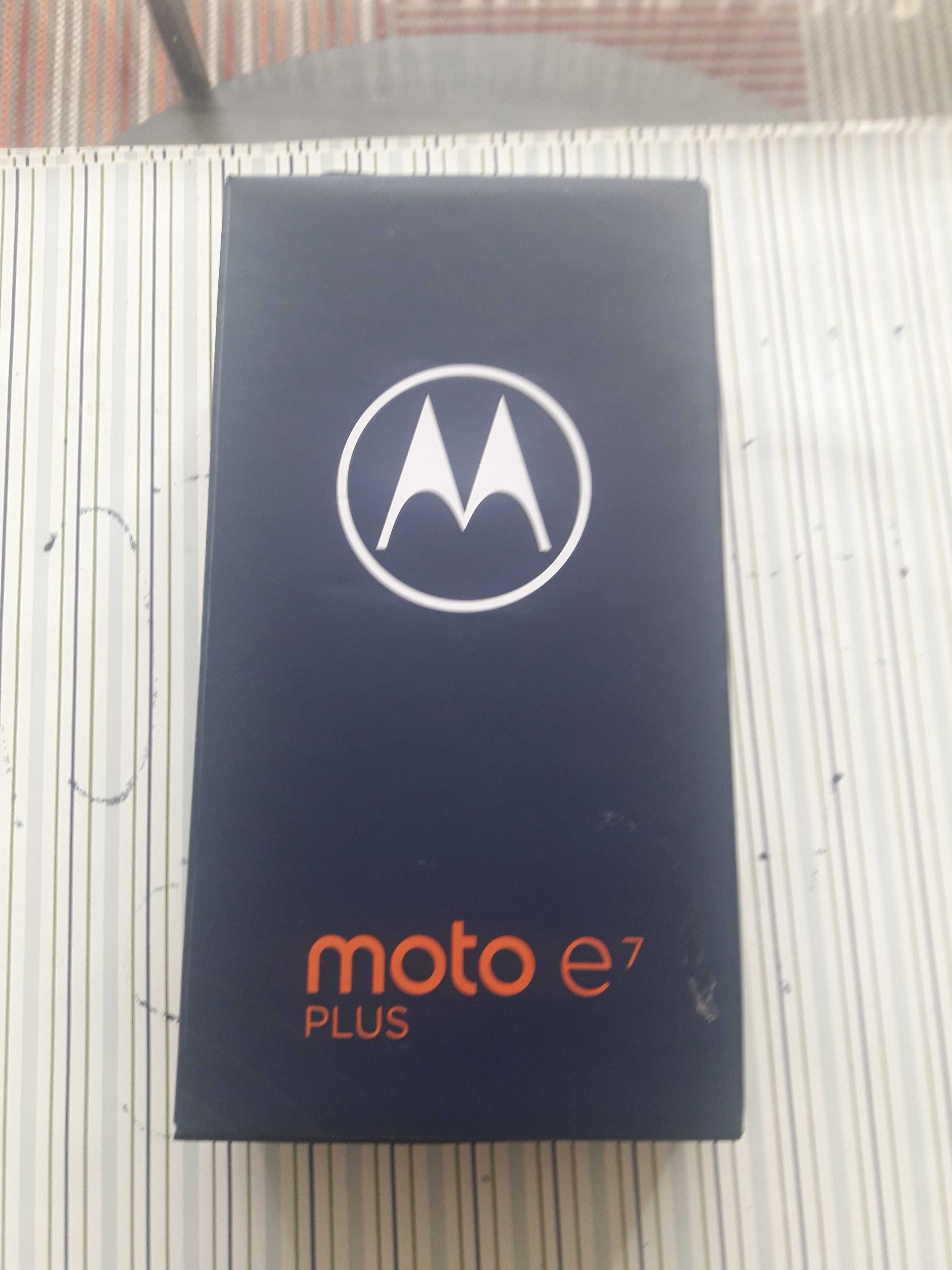 Продавам Смартфон Моторола е7  plus