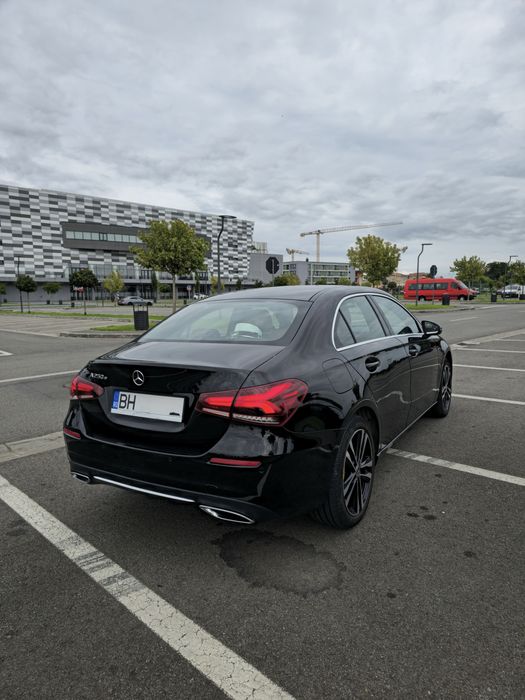 Mercedes-Benz A250e limousine 8G-DCT plug-in hybrid 218 cp Night Black