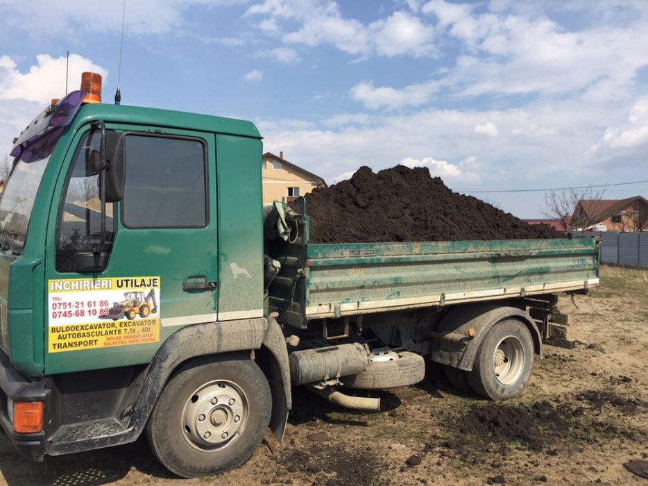 Pământ negru vegetal pentru gazon si grădină