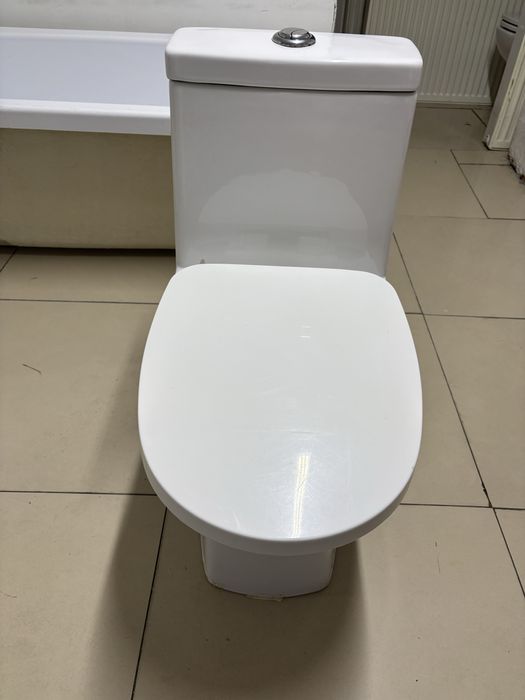 Унитаз продам.