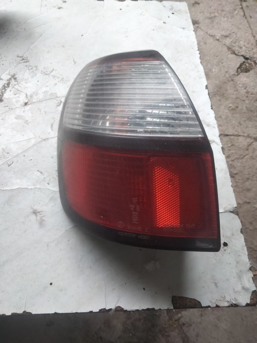 Задний плафон с Субару Б4