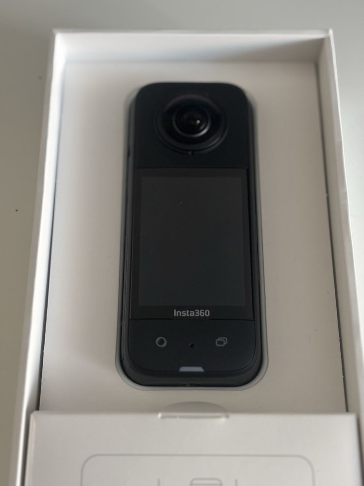 Екшън камера Insta 360 X3