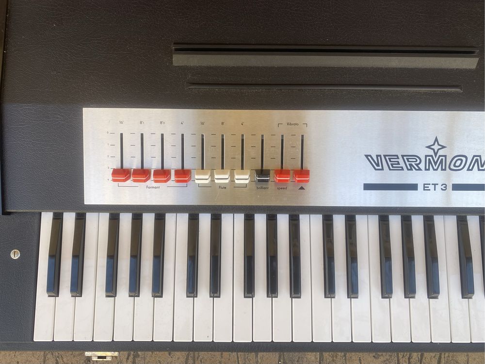 Vermona ET3 orga electronica