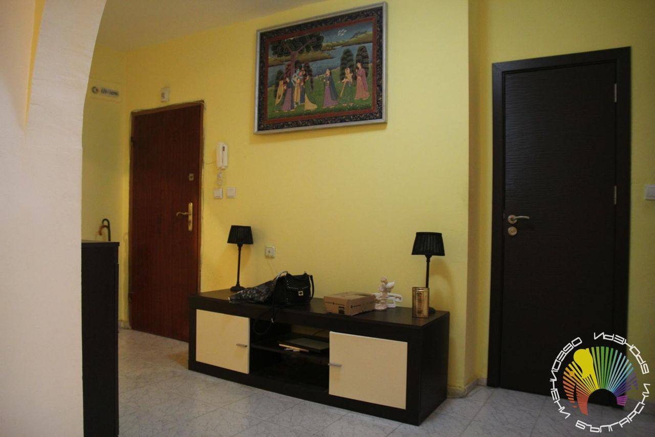 Дава се под наем Тристаен апартамент в Бургас, Лазур - 105 кв.м за 561 € - Снимка #14