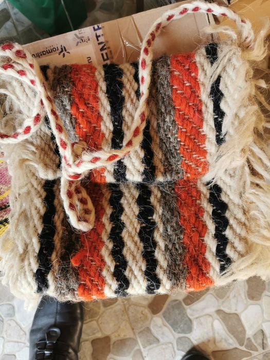 Vand traistutze tesute pt copii, diverse modele