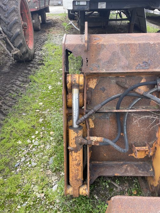 Cupa buldoexcavator multifunctionala folosita.