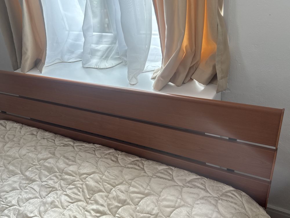 Vand pat Matrimonial din lemn de cires +2 noptiere