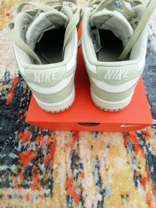 Маратонки Nike 37.5