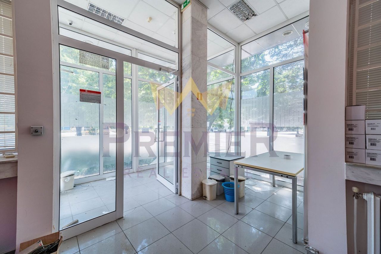 Дава се под наем Офис в Каварна - 120 кв.м за 620 € - Снимка #3