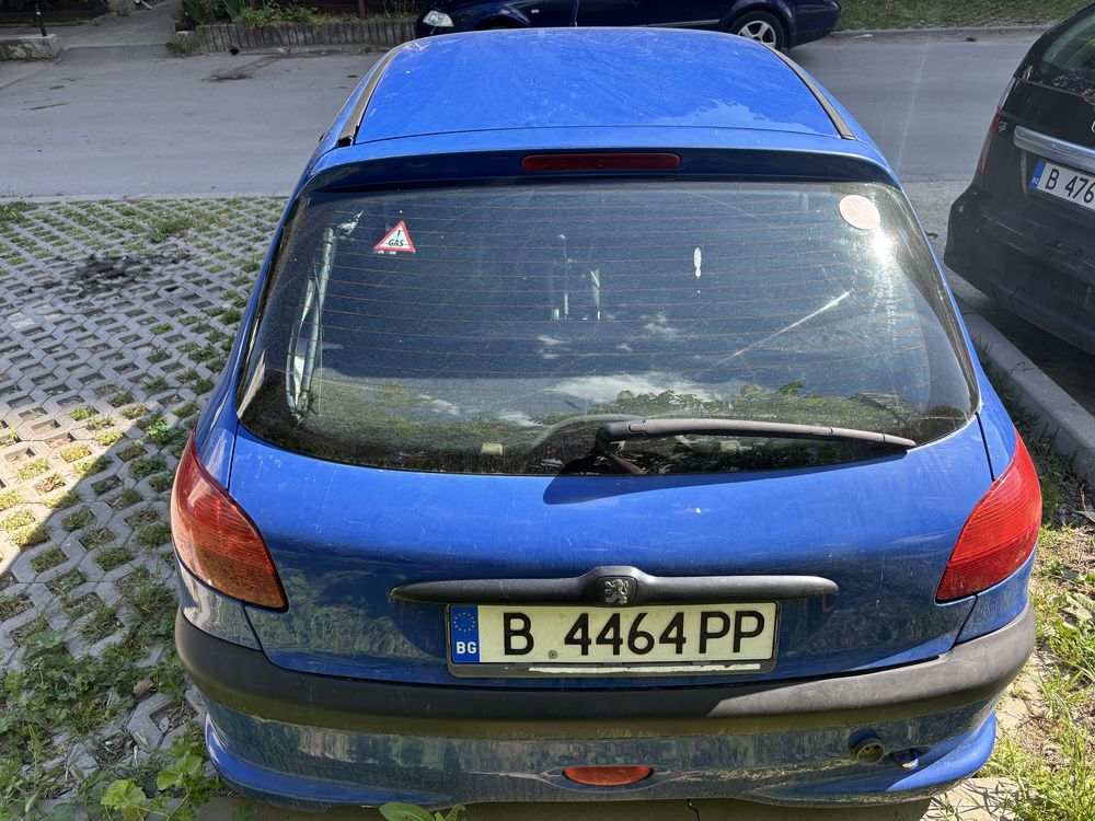 Продавам Peugeot 206