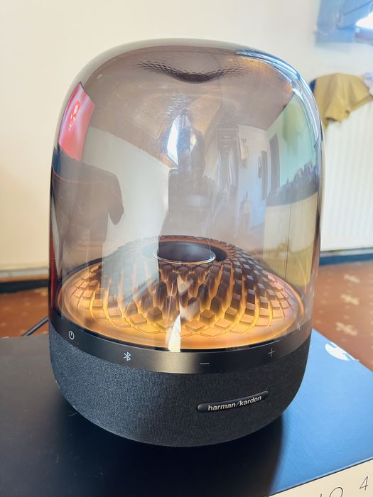 Harman Kardan Aura studio 4