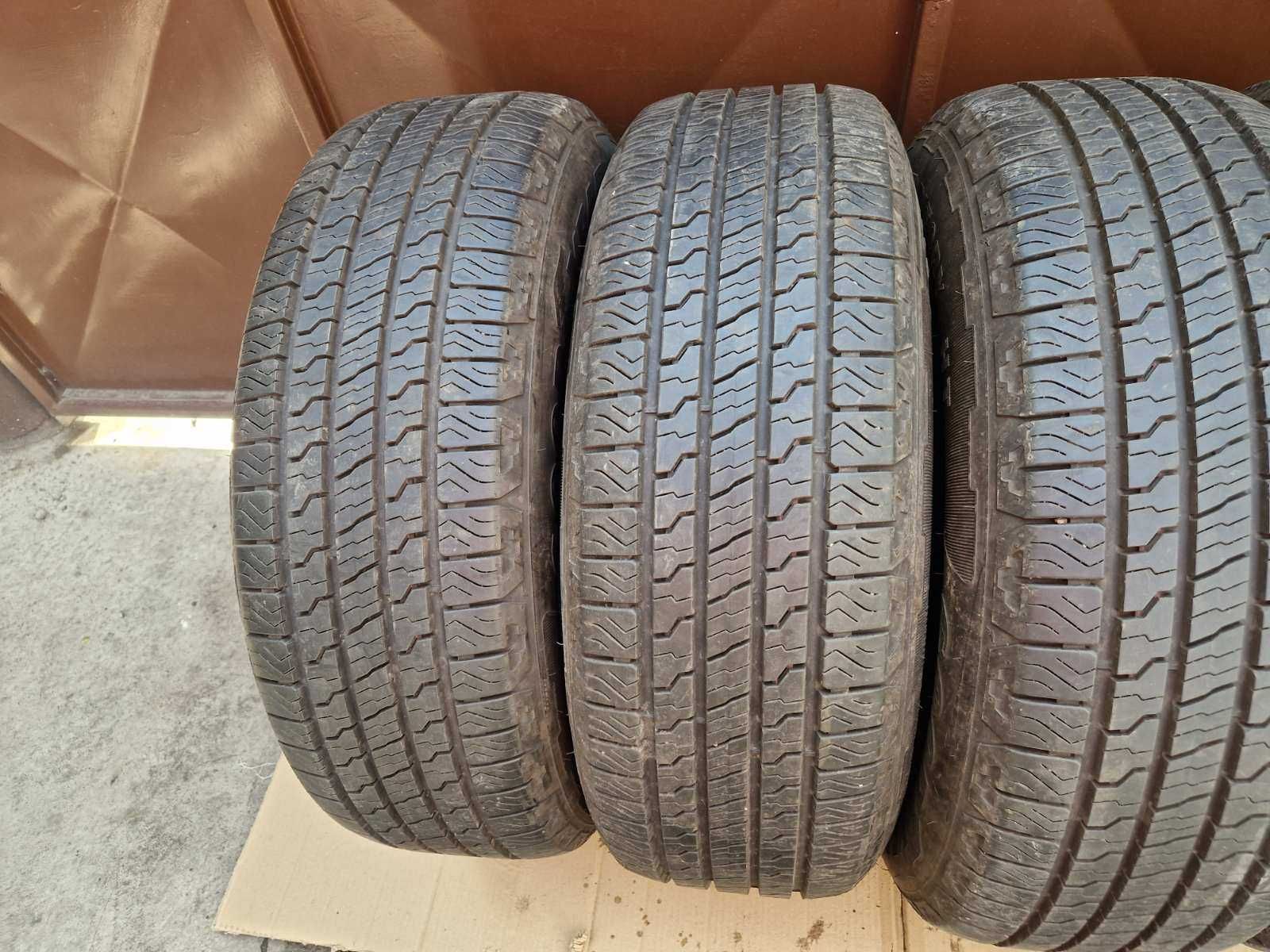 4 Goodyear R18 255/65
всесезонни гуми
DOT3423