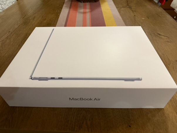 Macbook air m4 13,6