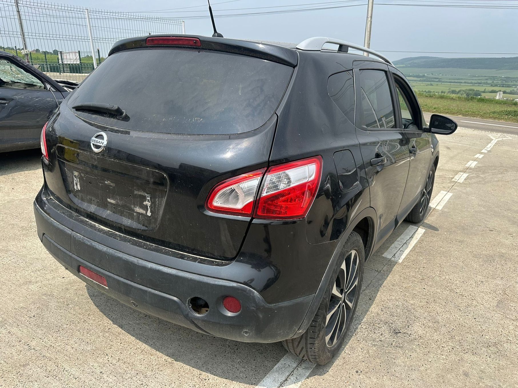 Dezmembrez / Dezmembrari / Piese / Accesorii Nissan qashqai facelift negru 2011 1.6 benzina HR16DE